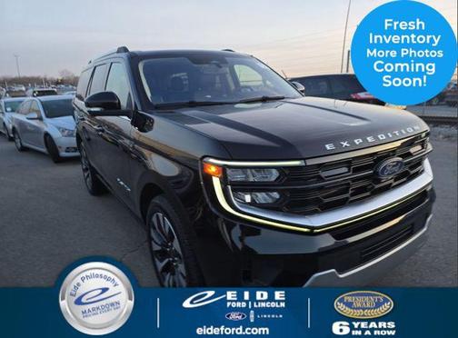 Black Metallic 2025 Ford Expedition Platinum