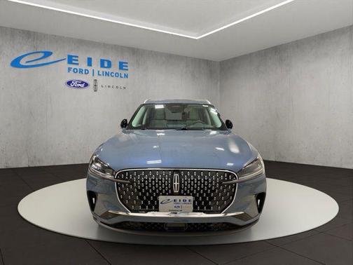 Whisper Blue Metallic Clearcoat 2026 Lincoln Aviator Premiere