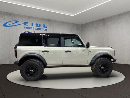Desert Sand 2026 Ford Bronco Badlands