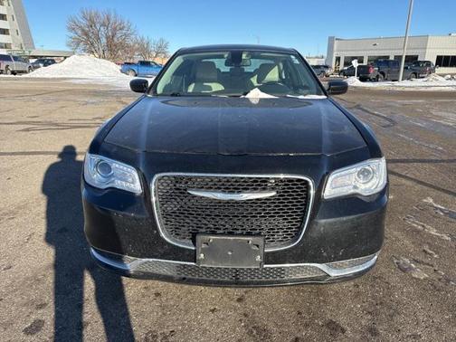 2017 Chrysler 300 Limited