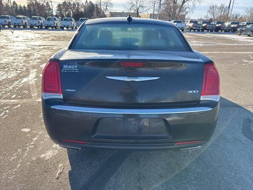 2017 Chrysler 300 Limited