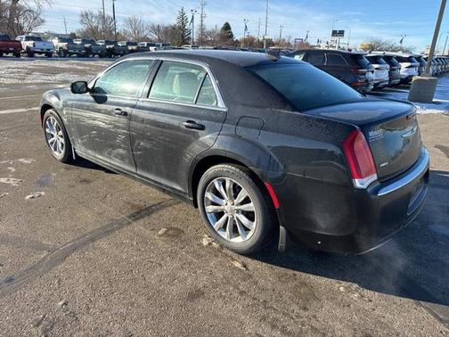 2017 Chrysler 300 Limited