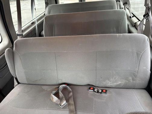 2007 Ford E350 Super Duty XL Wagon