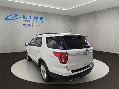 White Platinum Metallic Tri-Coat 2019 Ford Explorer XLT