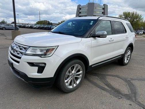 White Platinum Metallic Tri-Coat 2019 Ford Explorer XLT