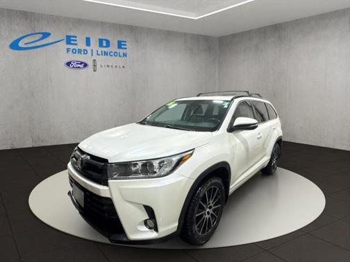 2018 Toyota Highlander SE