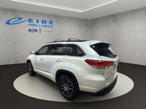 2018 Toyota Highlander SE