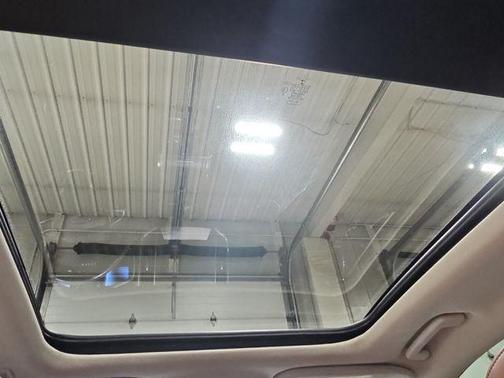 White Platinum Metallic Tri-Coat 2019 Ford Edge Titanium