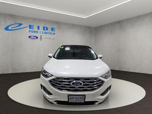 White Platinum Metallic Tri-Coat 2019 Ford Edge Titanium