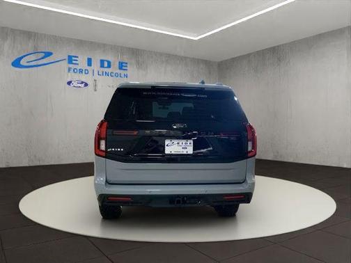 Glacier Gray Metallic Tri-Coat 2026 Ford Expedition Tremor