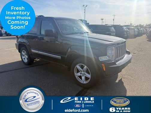 Brilliant Black Crystal Pearlcoat 2012 Jeep Liberty Limited