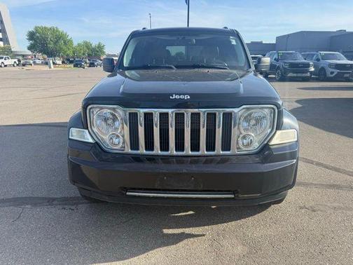 Brilliant Black Crystal Pearlcoat 2012 Jeep Liberty Limited