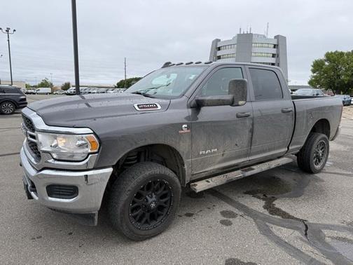 2022 RAM 2500 Tradesman Crew Cab 4x4 6'4' Box