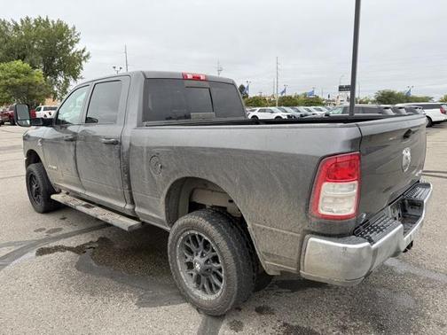 2022 RAM 2500 Tradesman Crew Cab 4x4 6'4' Box