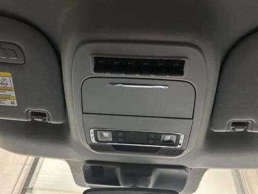 Oxford White 2025 Ford F-350 Lariat