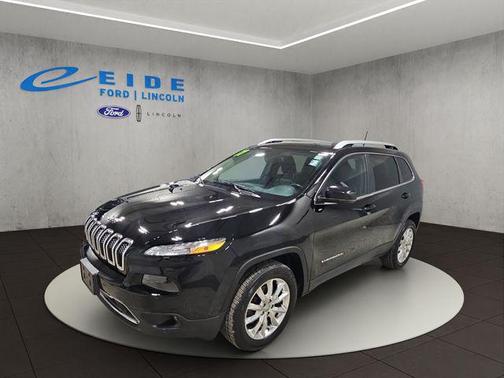 Diamond Black Crystal Pearlcoat 2017 Jeep Cherokee Limited