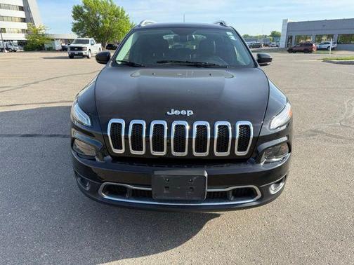 Diamond Black Crystal Pearlcoat 2017 Jeep Cherokee Limited