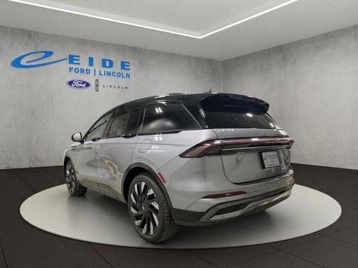 2025 Lincoln Nautilus Reserve