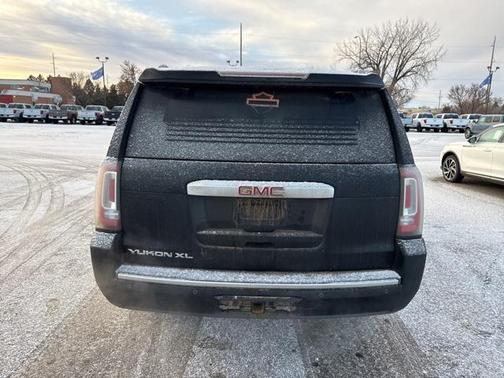 2017 GMC Yukon XL Denali