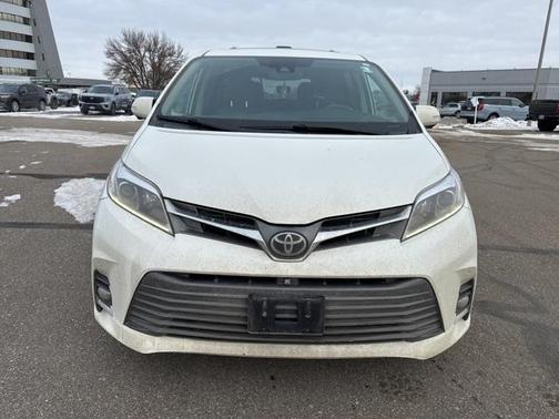 2019 Toyota Sienna Limited Premium