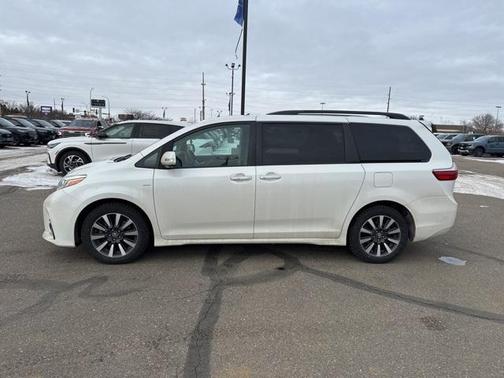2019 Toyota Sienna Limited Premium