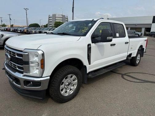 White 2024 Ford F-250 XLT