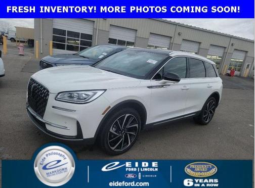 Pristine White Metallic Tri-Coat 2023 Lincoln Corsair Reserve