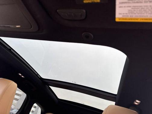 Pristine White Metallic Tri-Coat 2023 Lincoln Corsair Grand Touring