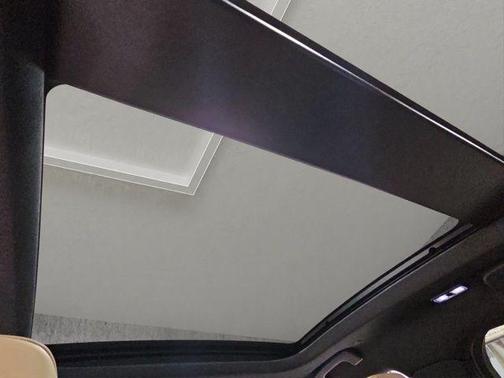 Pristine White Metallic Tri-Coat 2023 Lincoln Corsair Grand Touring