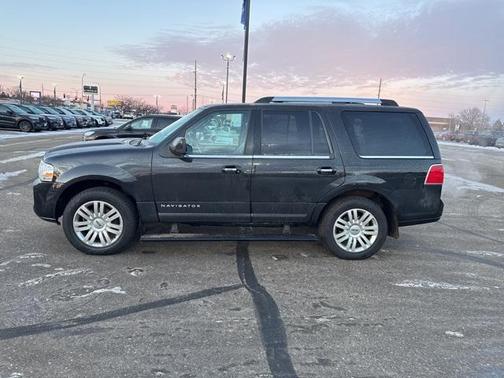 2012 Lincoln Navigator Base