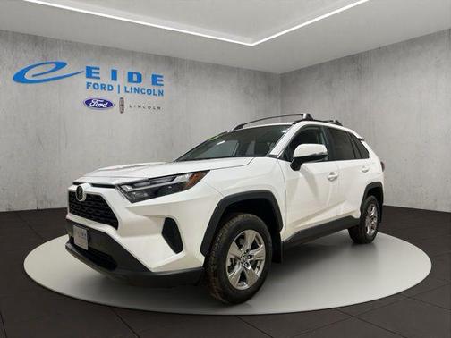 Ice Cap 2025 Toyota RAV4 XLE