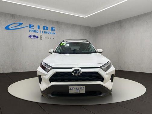 Ice Cap 2025 Toyota RAV4 XLE