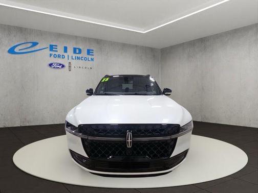 2025 Lincoln Navigator Black Label