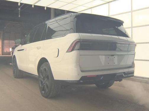 2025 Lincoln Navigator Black Label