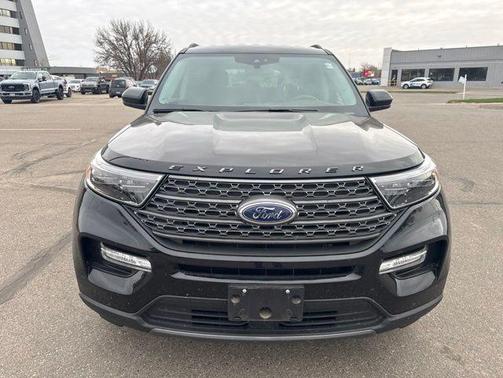 Agate Black Metallic 2022 Ford Explorer XLT