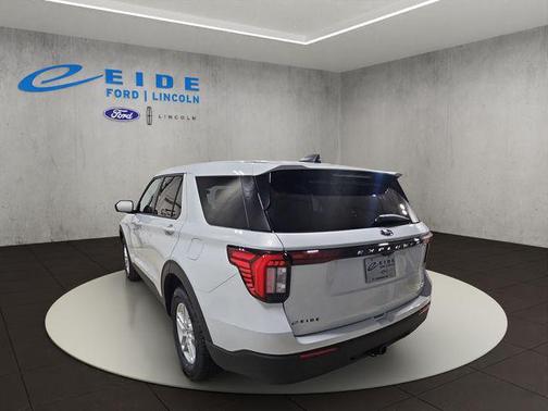 Space White Metallic 2026 Ford Explorer Active