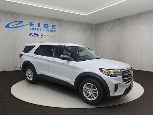 Space White Metallic 2026 Ford Explorer Active
