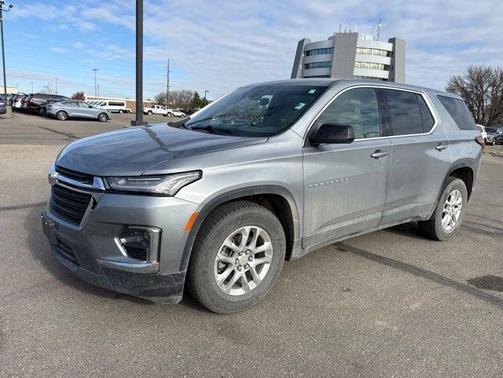 Sterling Gray Metallic 2023 Chevrolet Traverse LS