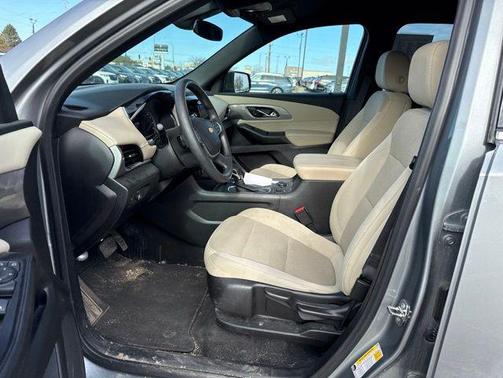 Sterling Gray Metallic 2023 Chevrolet Traverse LS
