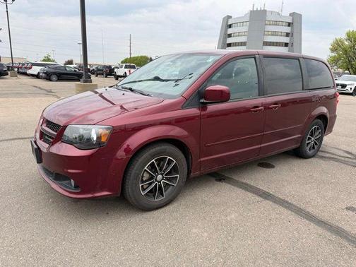 Octane Red Pearlcoat 2017 Dodge Grand Caravan GT