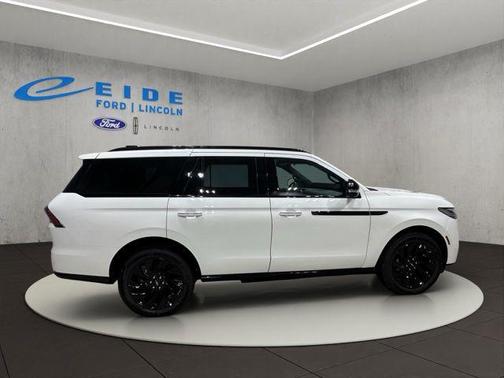 White 2026 Lincoln Navigator Reserve
