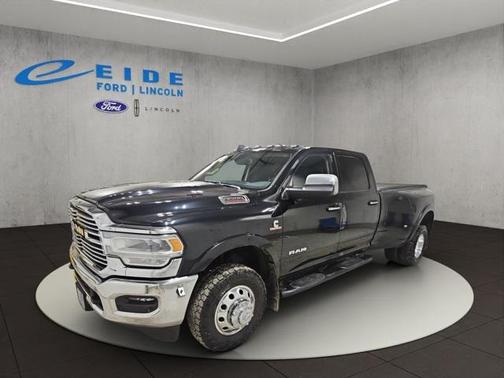 2022 RAM 3500 Laramie Crew Cab 4x4 8' Box