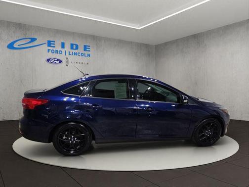 Ruby Red Metallic Tinted Clearcoat 2016 Ford Focus SE