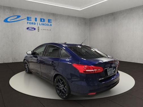 Ruby Red Metallic Tinted Clearcoat 2016 Ford Focus SE