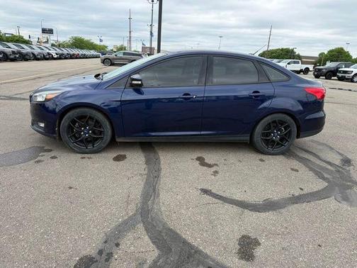 Ruby Red Metallic Tinted Clearcoat 2016 Ford Focus SE