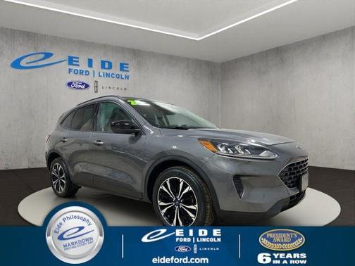 Carbonized Gray Metallic 2022 Ford Escape SE