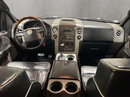 Black Clearcoat 2007 Lincoln Mark LT Base