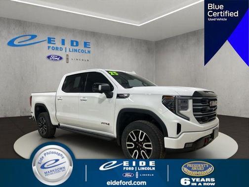 Summit White 2025 GMC Sierra 1500 AT4