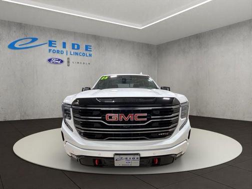 Summit White 2025 GMC Sierra 1500 AT4