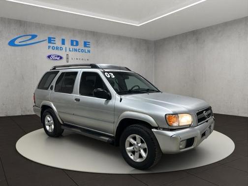 2003 Nissan Pathfinder SE